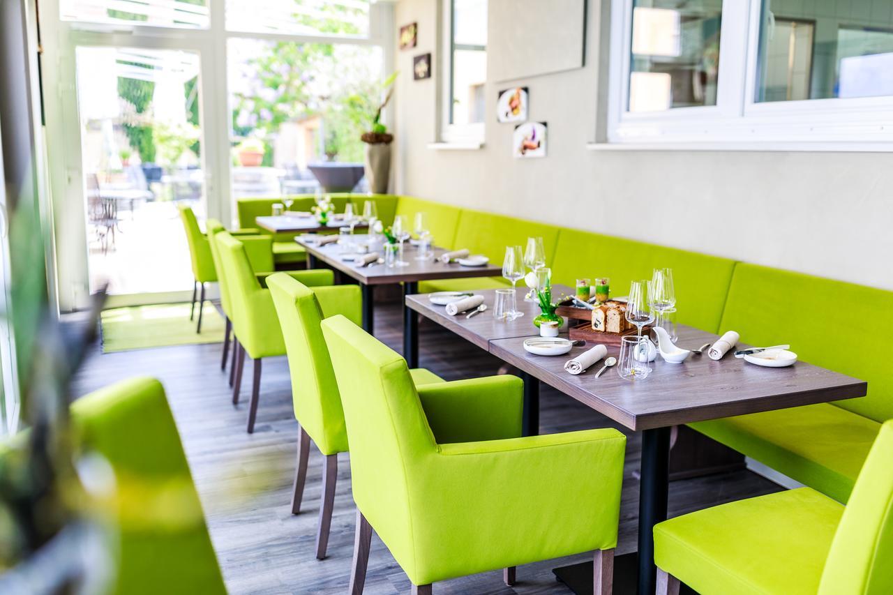 Hotel Loewen เอกเกนชไตน์-เลโอโพลด์สฮาเฟน ภายนอก รูปภาพ